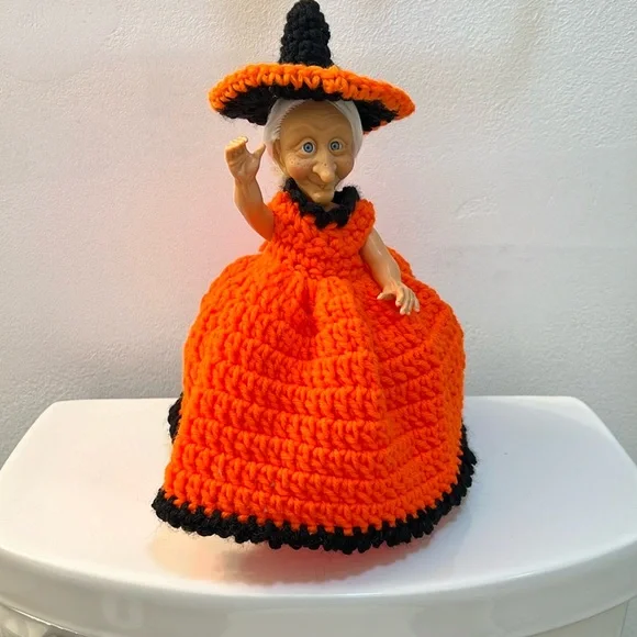 Vintage Hand crocheted Witch toilet paper cover | Halloween | Fall Decor | BX24 - Picture 1 of 9
